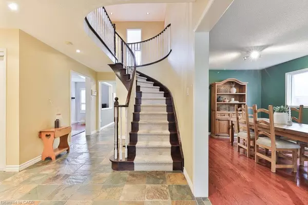 Mississauga, ON L5V 1M4,1497 Estes Crescent