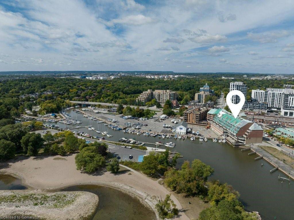 Oakville, ON L6L 6L5,100 Bronte Road #214