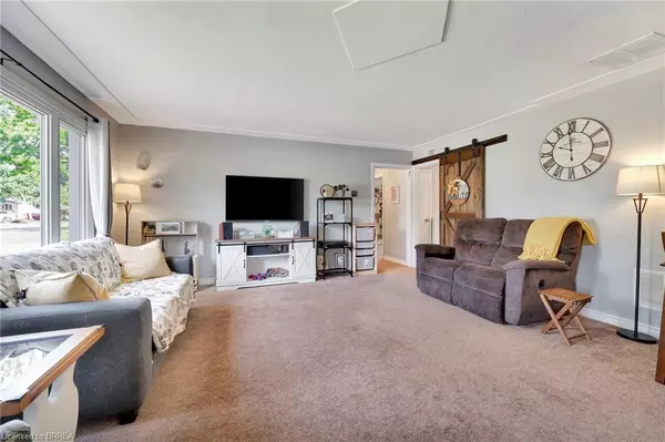 Dunnville, ON N1A 1M7,313 Park Avenue W