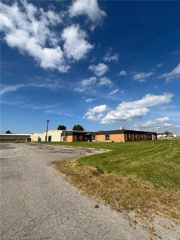 Niagara Falls, ON L2G 0B3,6050 Don Murie Street #3