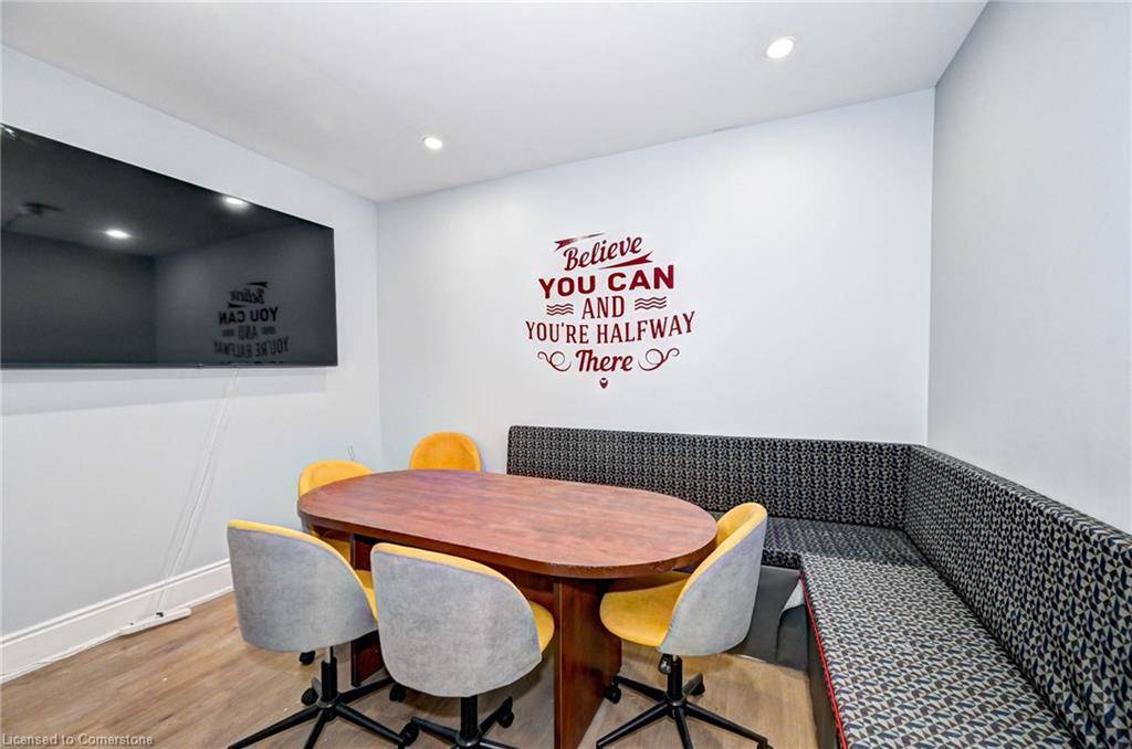 Cambridge, ON N1R 3J3,15 Ainslie Street N