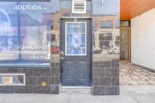 Cambridge, ON N1R 3J3,15 Ainslie Street N