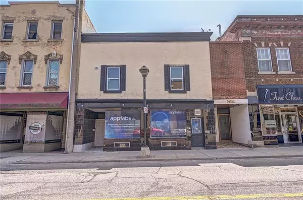 15 Ainslie Street N, Cambridge, ON N1R 3J3