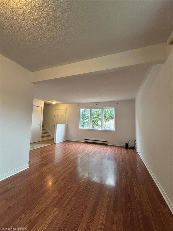 Brantford, ON N3T 6C1,3 Sheldon Street #D