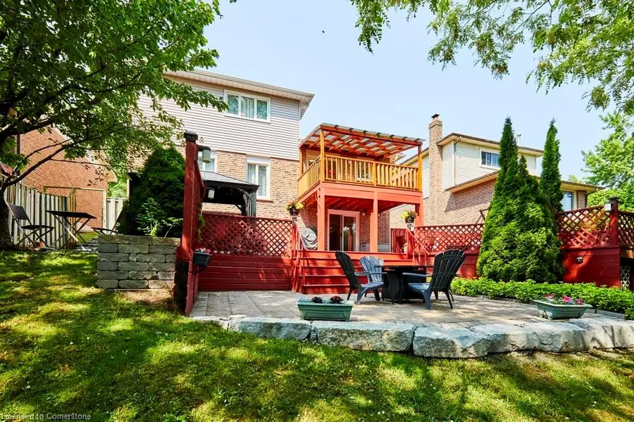 14 Mansfield Crescent, Whitby, ON L1N 6T4