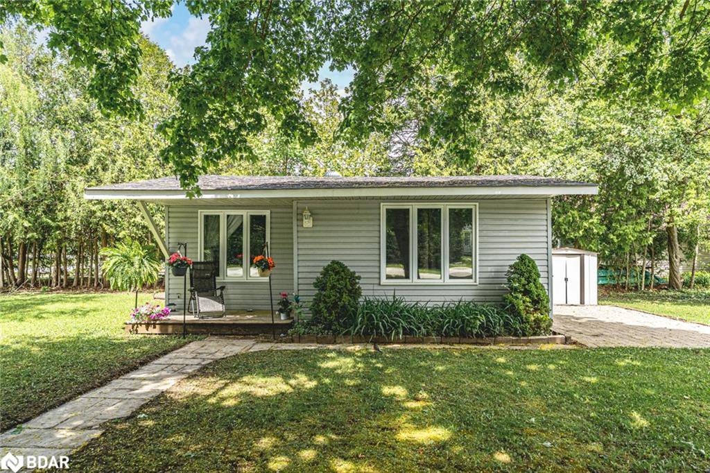 Innisfil, ON L9S 1Y3,2073 Kate Avenue