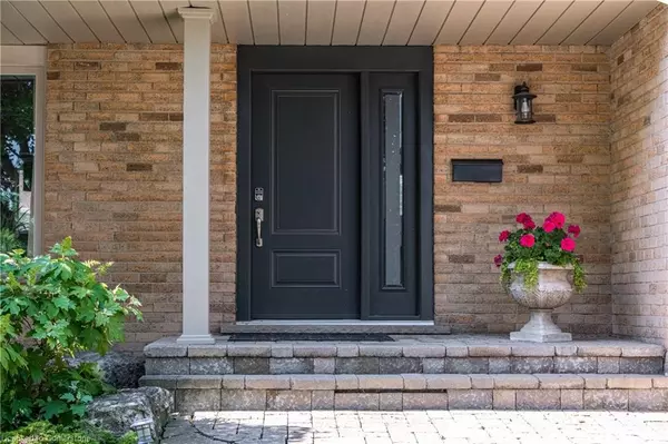 Stoney Creek, ON L8E 3Z4,14 Bing Crescent
