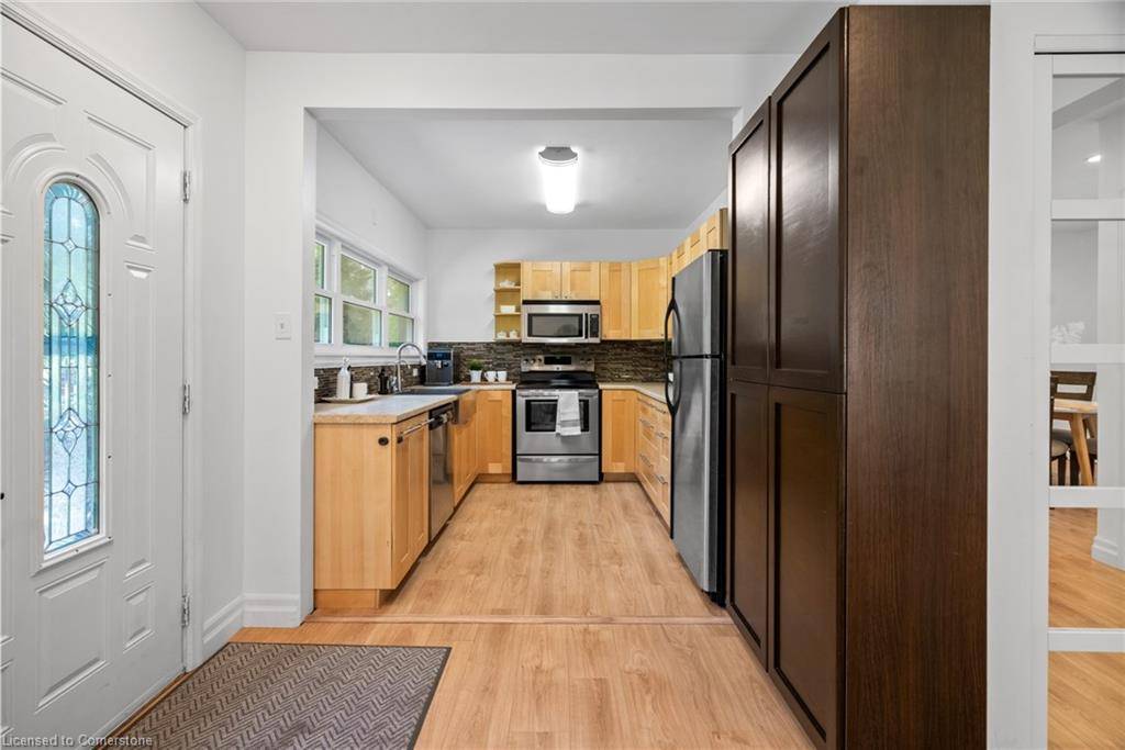 Kitchener, ON N2H 3M8,196 Sheldon Avenue N