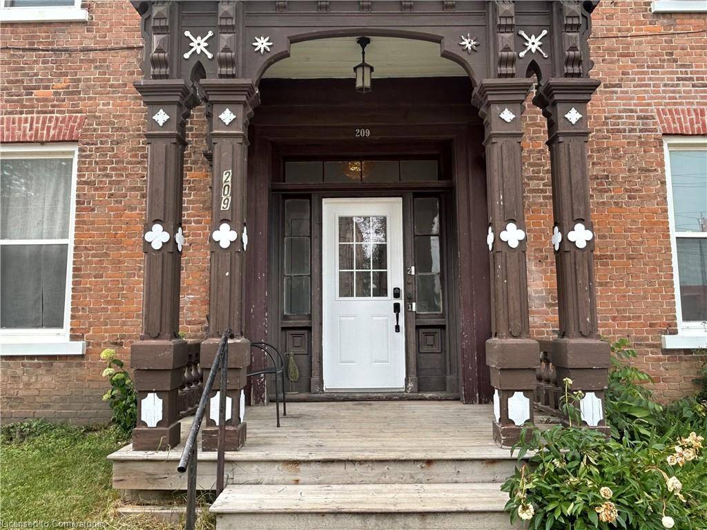 Simcoe, ON N3Y 1S9,209 West Street #1