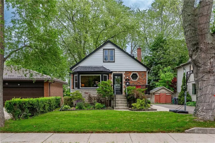 43 Pine Avenue S, Mississauga, ON L5H 2P5
