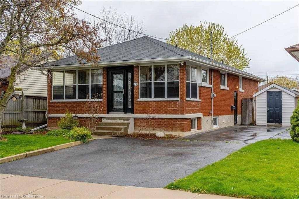 25 Terrace Drive #Upper, Hamilton, ON L9A 2Y5