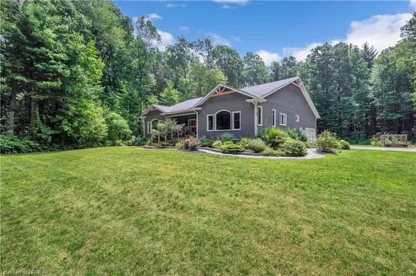 156 St Johns Road W, Simcoe, ON N3Y 4K5