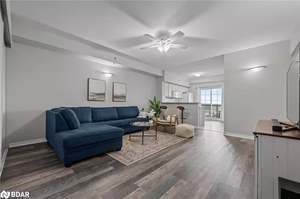 308 Watson Parkway N #408, Guelph, ON N1E 0G7