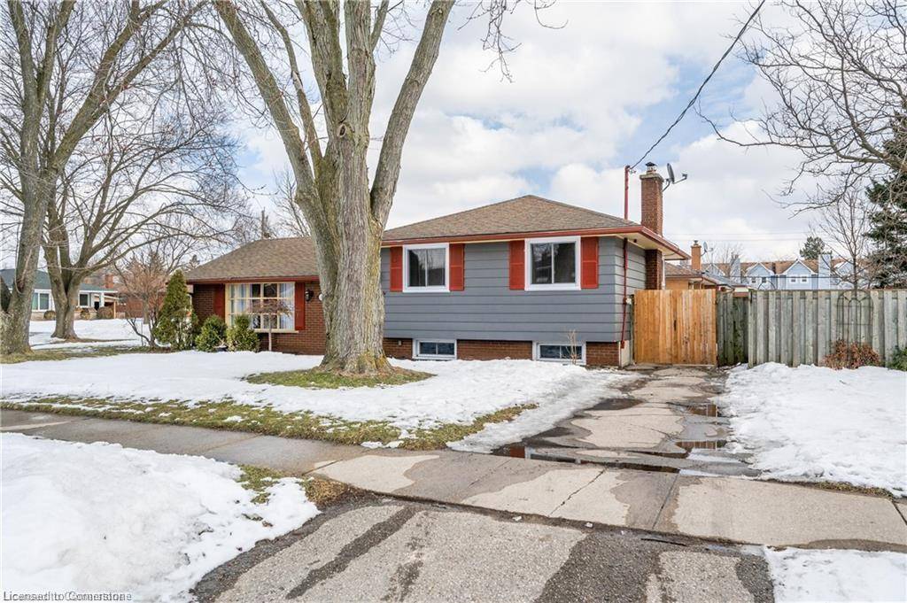 Kitchener, ON N2C 1X8,33 Fairlawn Road