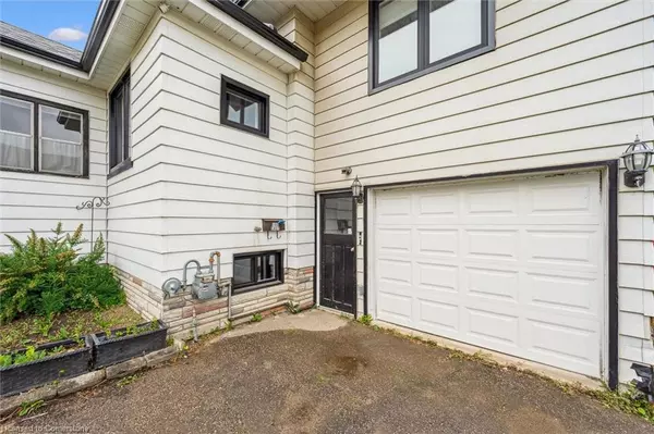 Fergus, ON N1M 1B2,160 Forfar Street E