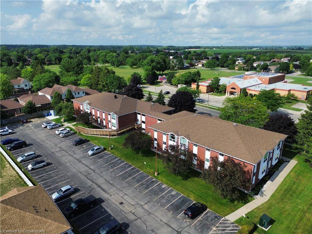 Simcoe, ON N3Y 5K3,60 Donly Drive S #310