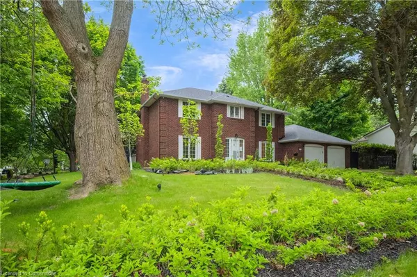 Oakville, ON L6J 5H3,120 Castle Crescent