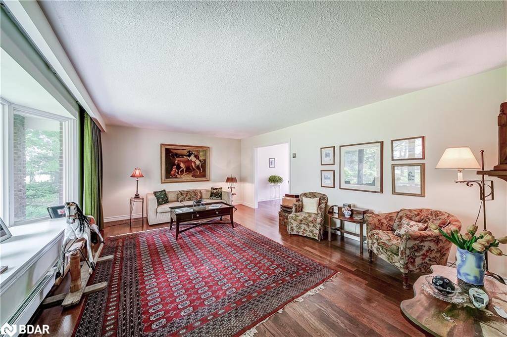 King, ON L7B 1K5,15809 Dufferin Street
