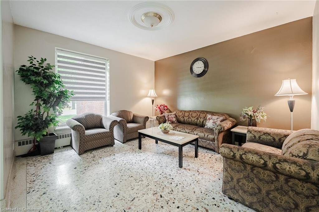 Oakville, ON L6L 1A6,2385 Ontario Street #507