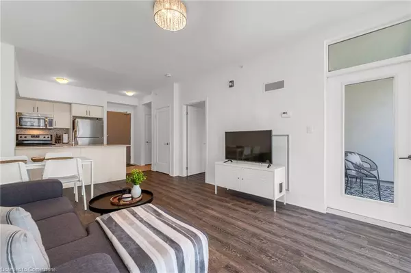 Grimsby, ON L3M 0G6,10 Concord Place #416