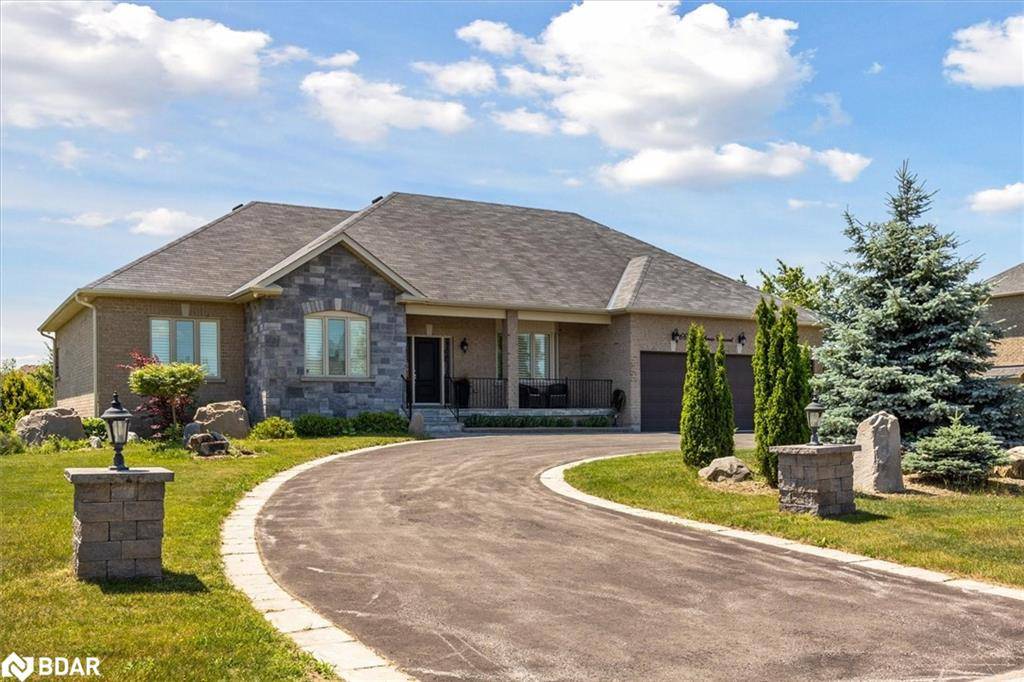 Uxbridge, ON L0C 1A0,66 Stonesthrow Crescent