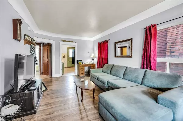 Hamilton, ON L8L 1X7,8 Morris Avenue