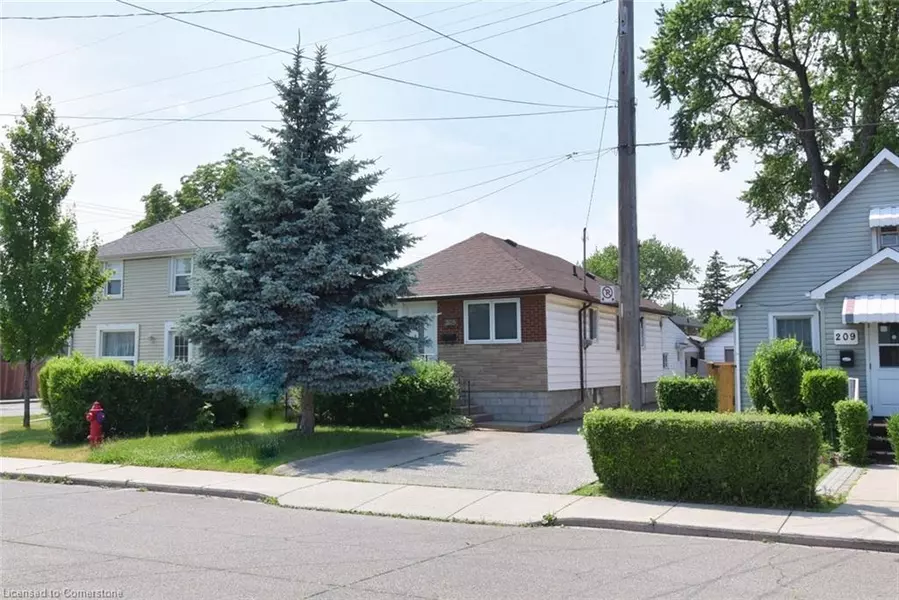 205 Ivon Avenue, Hamilton, ON L8H 5S9