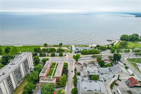 Burlington, ON L7S 1B1,1347 Lakeshore Road #37