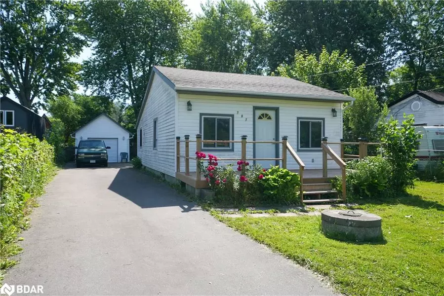 767 Sedore Avenue Avenue, Georgina, ON L0E 1S0