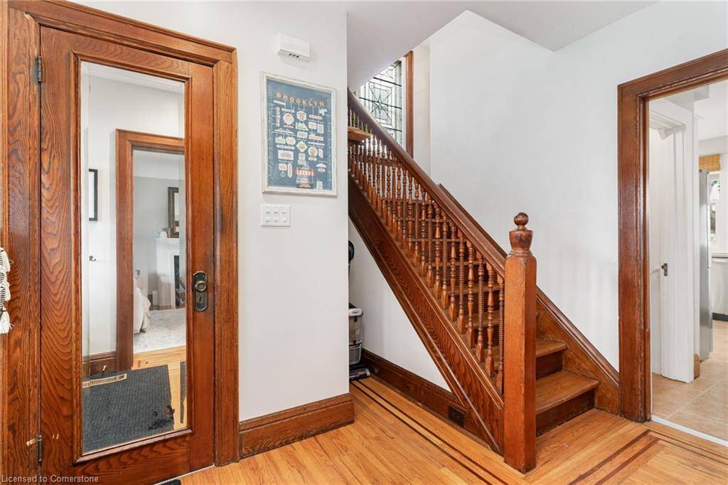 Hamilton, ON L8M 2Y9,21 Prospect Street S