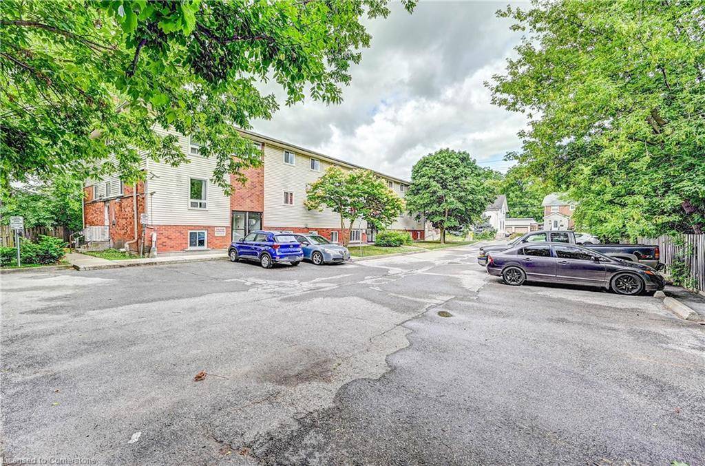 Kitchener, ON N2G 3L6,119 Cedar Street S #15