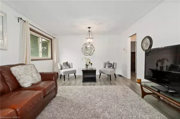Brantford, ON N3R 1P6,7 Magnolia Street