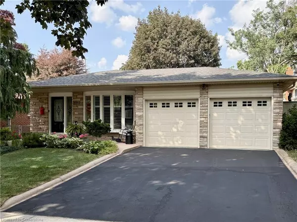 2217 Lancaster Crescent, Burlington, ON L7P 3G4