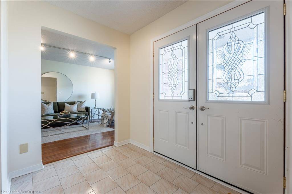 Stoney Creek, ON L8G 4T6,54 Goldcrest Drive