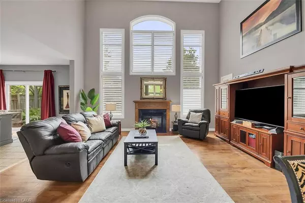 Hamilton, ON L9B 2Y1,4 Moonstone Court