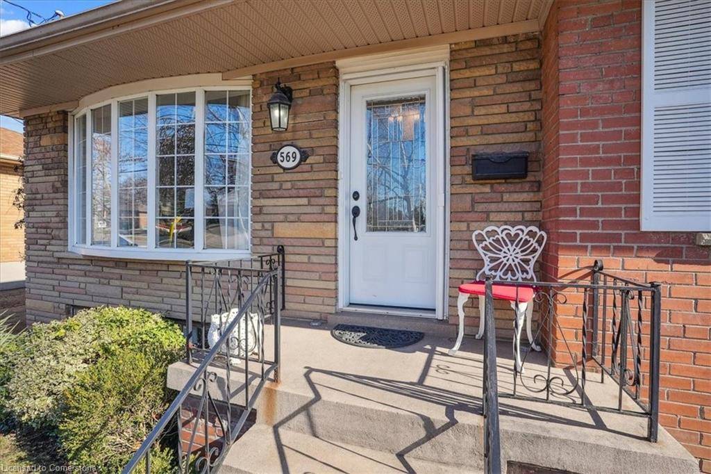 Oakville, ON L6L 4T6,569 Lees Lane