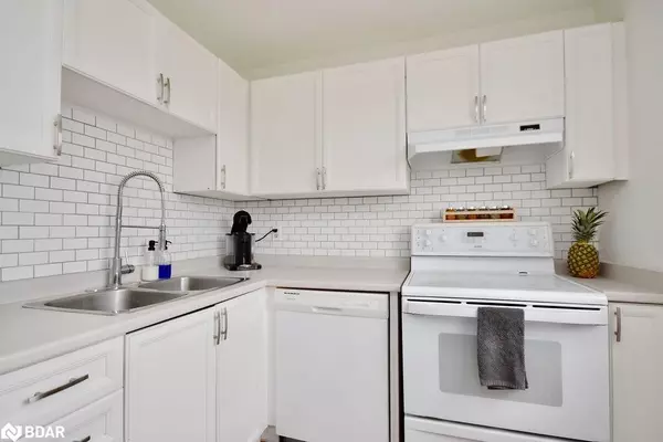 Barrie, ON L4N 6X3,3 Sawmill Road #7