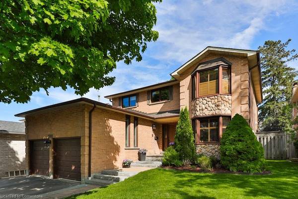 1910 Stoneybrook Court, Mississauga, ON L5L 3W2