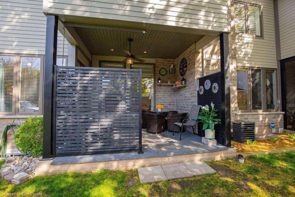 Grimsby, ON L3M 1N6,107 Main Street E #4