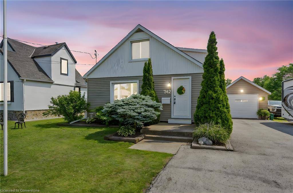 742 Broadway Street, Welland, ON L3C 5M8