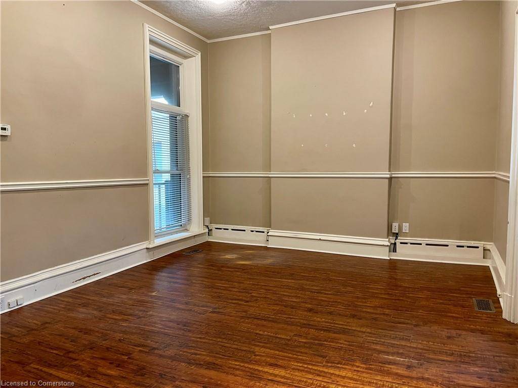 Hamilton, ON L8P 3C8,203 Macnab Street S #3