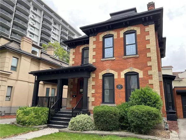 203 Macnab Street S #4, Hamilton, ON L8P 3C8