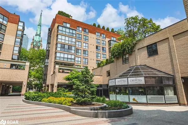80 Front Street E #824, Toronto, ON M5E 1T4