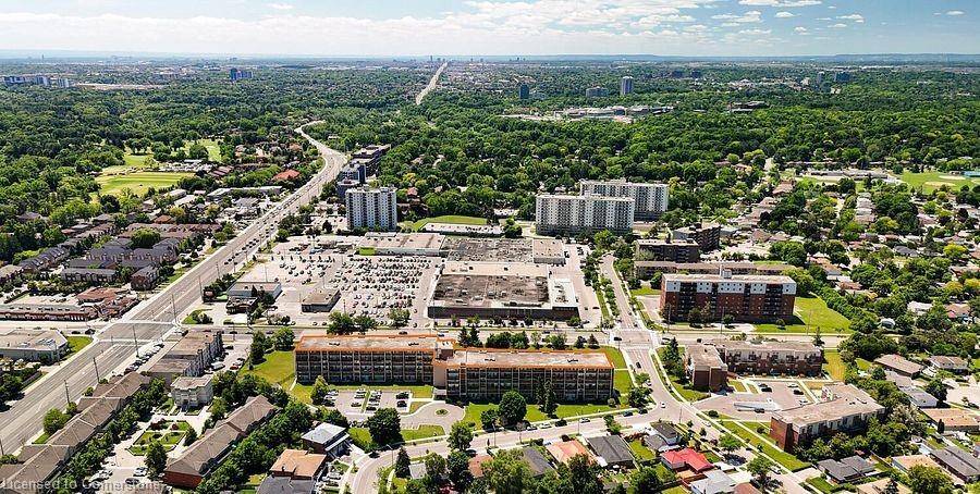 Mississauga, ON L5C 2T7,1050 Stainton Drive #322