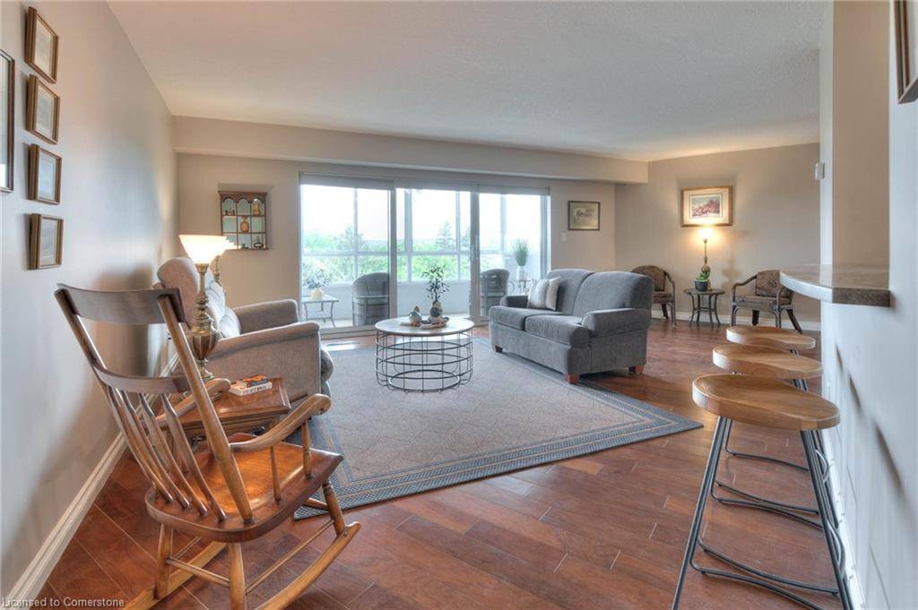 250 Glenridge Drive #606, Waterloo, ON N2J 4H8