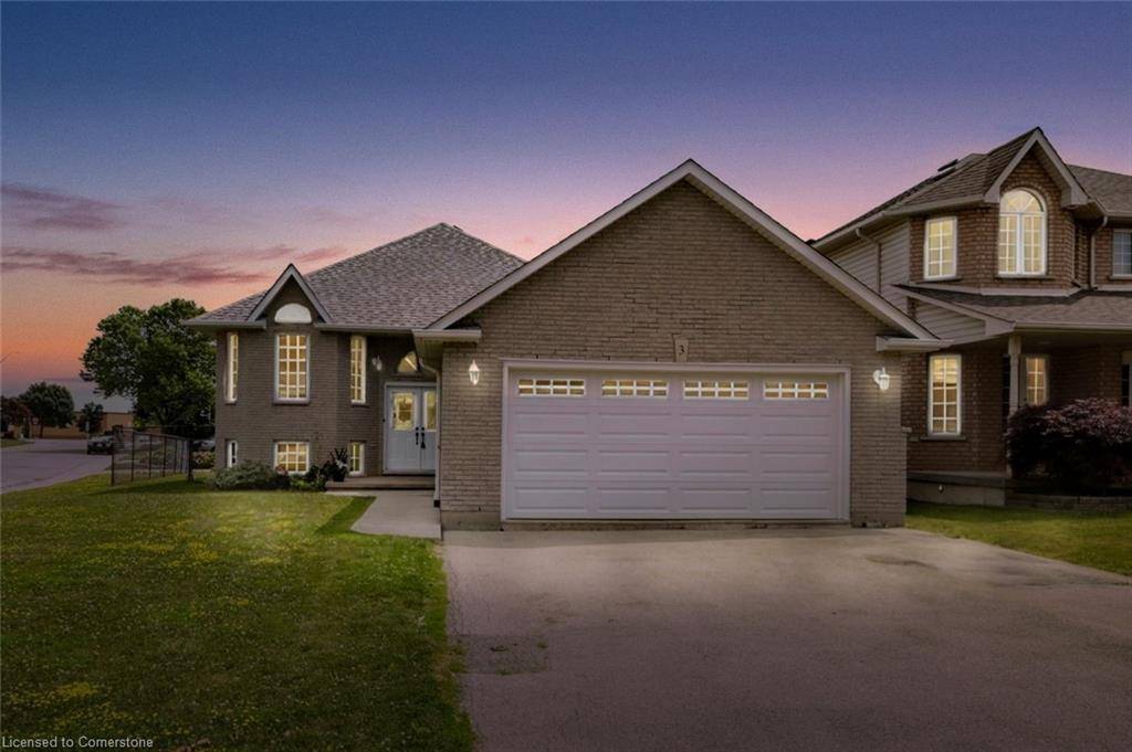 3 Massena Drive, Hamilton, ON L9B 2J2