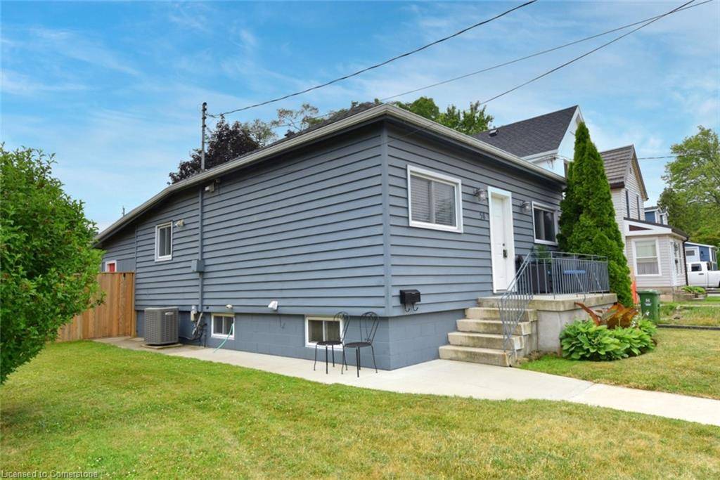 Dundas, ON L9H 1A8,58 Baldwin Street