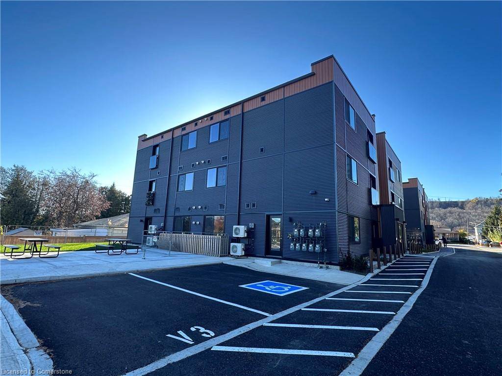 Stoney Creek, ON L8G 1M1,259 King Street E #2D