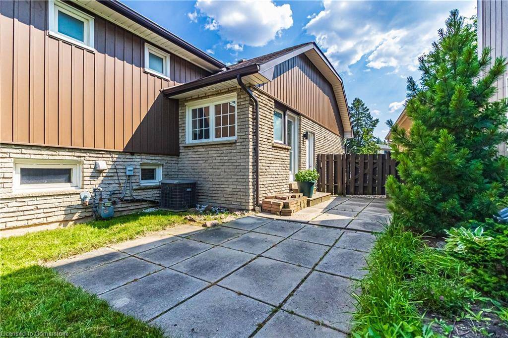Burlington, ON L7P 3C3,2390 Sinclair Circle