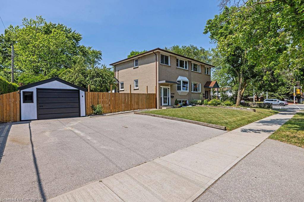 4525 Longmoor Drive, Burlington, ON L7L 1Y4